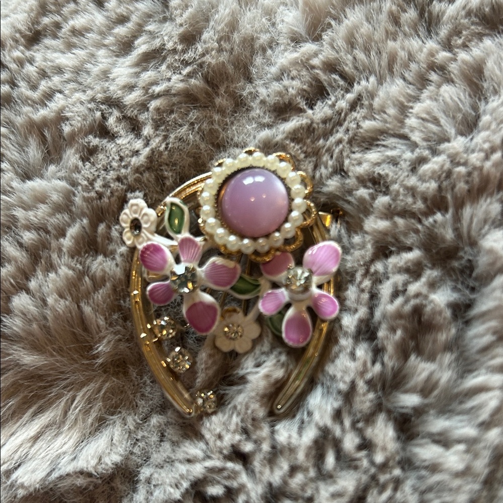 1940s Horseshoe Floral Brooch Pink
Moonglow Cabochon Vintage Enamel...